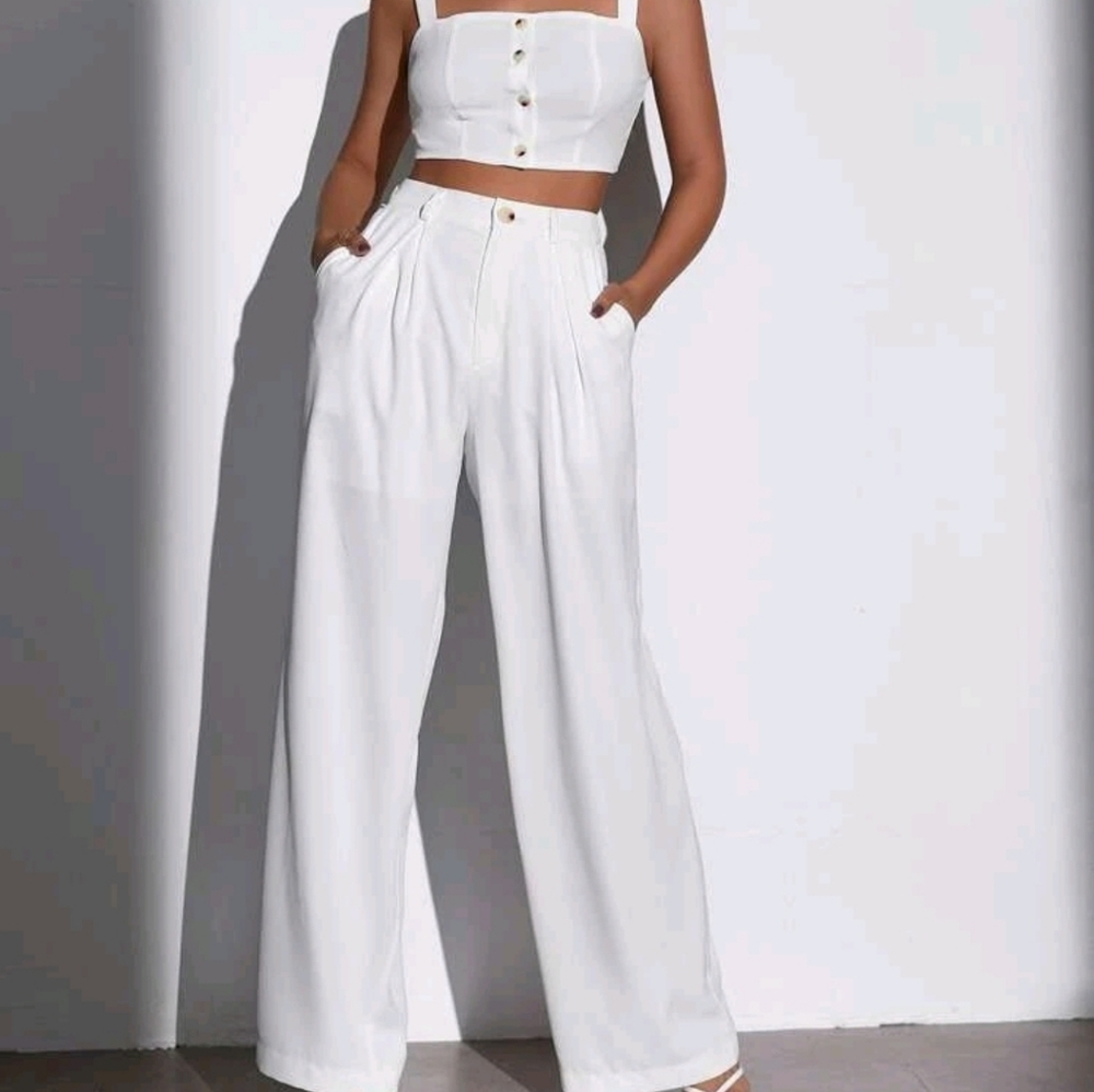 Suit white brand new sz M